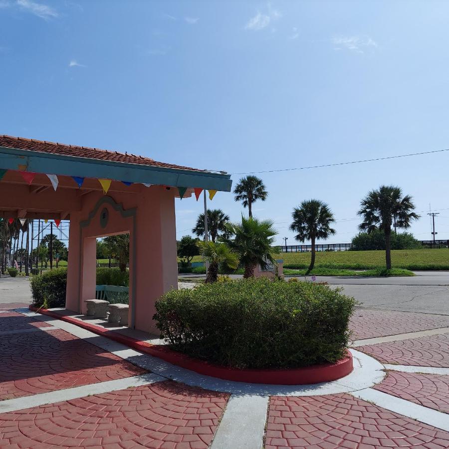 University Inn & Suites Brownsville Exterior foto