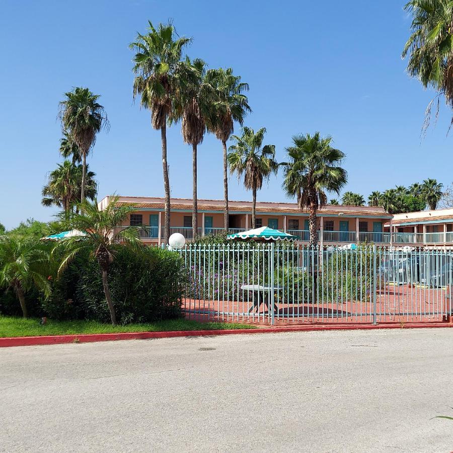 University Inn & Suites Brownsville Exterior foto